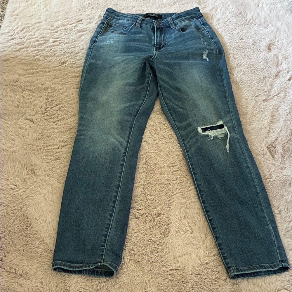 Judy Blue Mid Wash Skinny Jeans with Distressed Knee